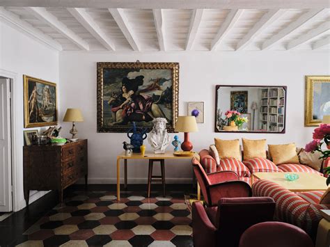 Isabella Ducrot and her artful home in Rome .